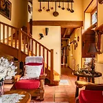 Casas De Casa De Abajo * Para (Asturias)