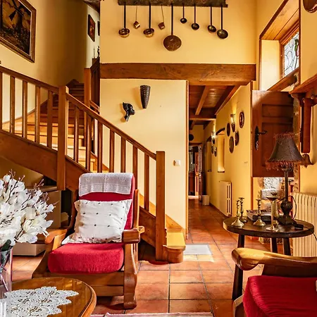 Casas De Casa De Abajo Para (Asturias)