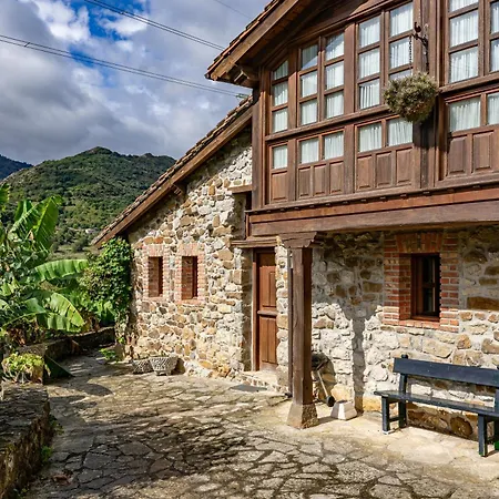 Casas De Casa De Abajo Para (Asturias)